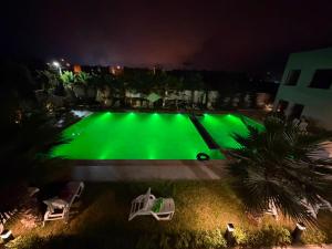 Sadia Beach & Pool Luxury Apartment