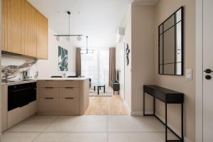 Chmielna Modern City Centre Apartment by BookingHost
