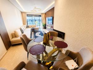 Luxury 3BR Tamaris Apartment Sea View, Pool, Gym & Beachfront