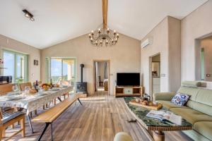 Villa Olivia Pool & Sauna near Portorož