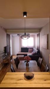 1BR Apartment, Terrace, City & Sea View, Sleeps 4