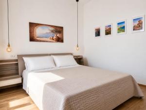 Rooms & Tours