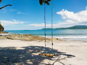 Punta Plata 521 - Flamingo Center, 2 BR condo with beautiful bay views