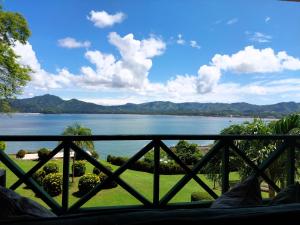Punta Plata 521 - Flamingo Center, 2 BR condo with beautiful bay views