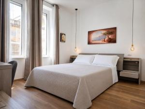 Rooms & Tours