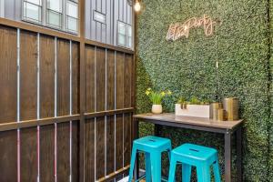 City Heights Townhome with Free Parking & 3 Baths