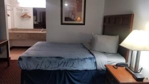 OSU 2 Queen Beds Hotel Room Wi-Fi 222