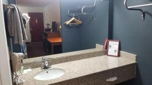 OSU 2 Queen Beds Hotel Room Wi-Fi 222
