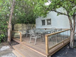 Stylish 3 BR Suite with Garage Parking