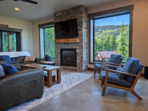 Paradise Condo, Hot Tub, Mtn Views, Lift 5 Mile