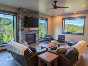 Paradise Condo, Hot Tub, Mtn Views, Lift 5 Mile