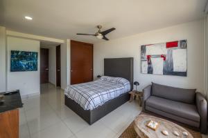 Excellent location in the hotel zone area