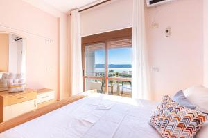 Radhima Res 18 - Studio Apt, Sea View, Kitchen