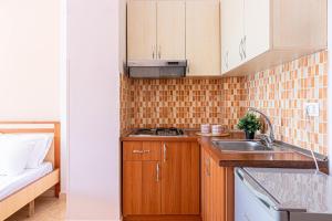 Radhima Res 18 - Studio Apt, Sea View, Kitchen