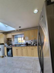 Central Vancouver Guest House - Airport & Downtown 15 Min, Free Parking