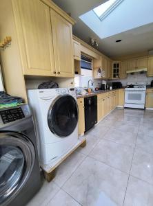 Central Vancouver Guest House - Airport & Downtown 15 Min, Free Parking