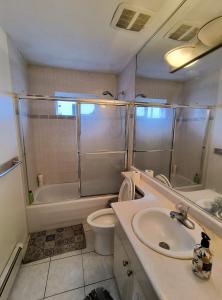 Central Vancouver Guest House - Airport & Downtown 15 Min, Free Parking