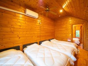 Nasu Clover Log House, duplex, up to 13 people, BBQ on deck, wood stove
