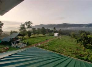 Hill Top 2 BHK Resort Athirappilly