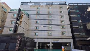 Osan J Hotel