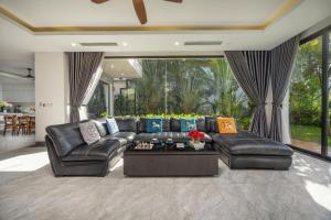 Luxury Mountain View Villa - Private Pool - BBQ Garden - 12ppl