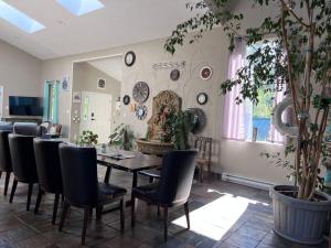 Bedrooms in Sooke Wonderland - Hot Tub - Pool - Koi Pond