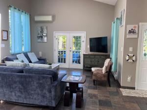Bedrooms in Sooke Wonderland - Hot Tub - Pool - Koi Pond