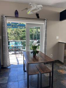 Bedrooms in Sooke Wonderland - Hot Tub - Pool - Koi Pond