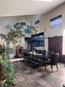 Bedrooms in Sooke Wonderland - Hot Tub - Pool - Koi Pond