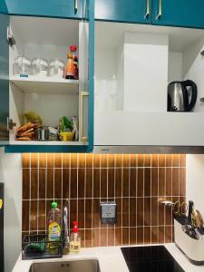 TMQ Mid Century Studio - Sky Hillside Sunsettown