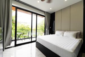 Lam Vien Riverside