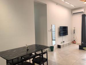 BM Aston Acacia Platinum Homestay 02