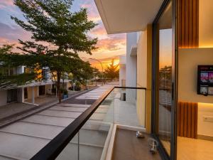 LaBriza By SanLiving - 2BR - PIK 2 NICE EXPO - Free Parking