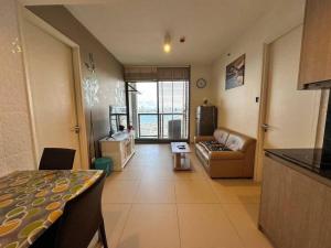 High Floor 2BR Sea View Prime Pattaya Location