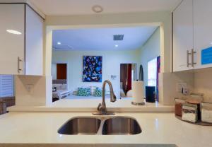 Suarez Art Stay 3BR Miami, Free Parking, Sleeps 7