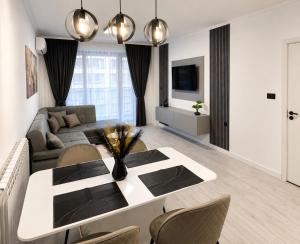 Bright & Stylish 1-Bedroom Apartment