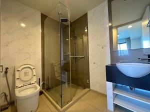 High Floor 2BR Sea View Prime Pattaya Location