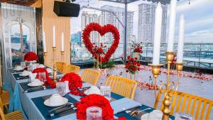 G8 Riverside Hotel & Rooftop Skybar