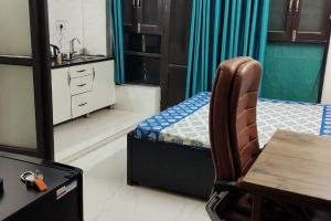 Comfortable Studio for Solo or Couple in Dwarka