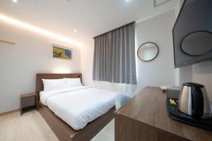 Hotel Eden at Kyunghee Univ