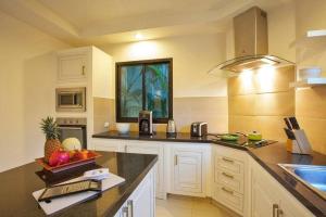 Villa Chloe Private Pool Villa Rawai 2BR Near Nai Harn