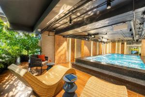 MAY DE VILLE Prestige Hotel