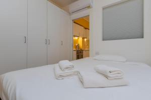 Xenia - Studio apt in Via Panicale 12