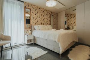 Golden Garden House