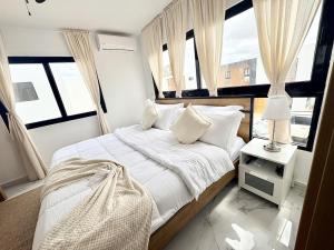 New 3BR Villa - Beach Club, Padel & Pool, Sleeps 8
