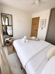 New 3BR Villa - Beach Club, Padel & Pool, Sleeps 8