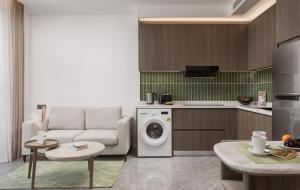 Hotel Rooms, Suites & Residences with Stunning City Views at Bassac Signature