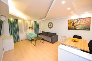 Twin I - One Bedroom - 4 guests - Cismigiu Gardens