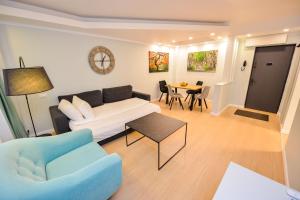 Twin I - One Bedroom - 4 guests - Cismigiu Gardens