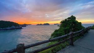 H21404 Building 1,Flamingo Cat Ba Green Balcony Oceanview